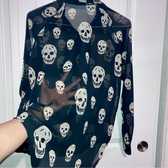 Love Culture Sheer Chiffon Button Down Collared Long Sleeve Skull Blouse - Picture 2 of 4